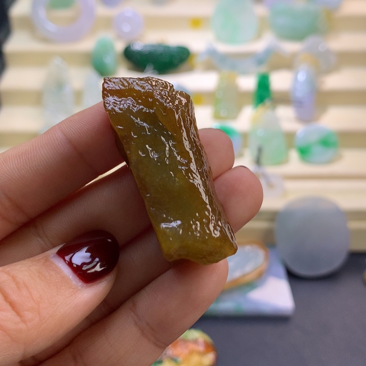 定制翡翠未镶嵌黄翡独石