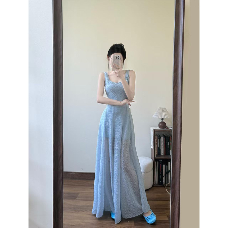 盐系温柔风气质设计感无袖背心连衣裙女夏季度假显瘦收腰A字长裙