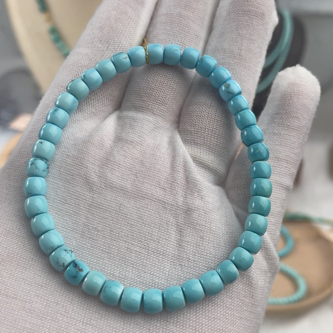 绿松石颈饰未镶嵌