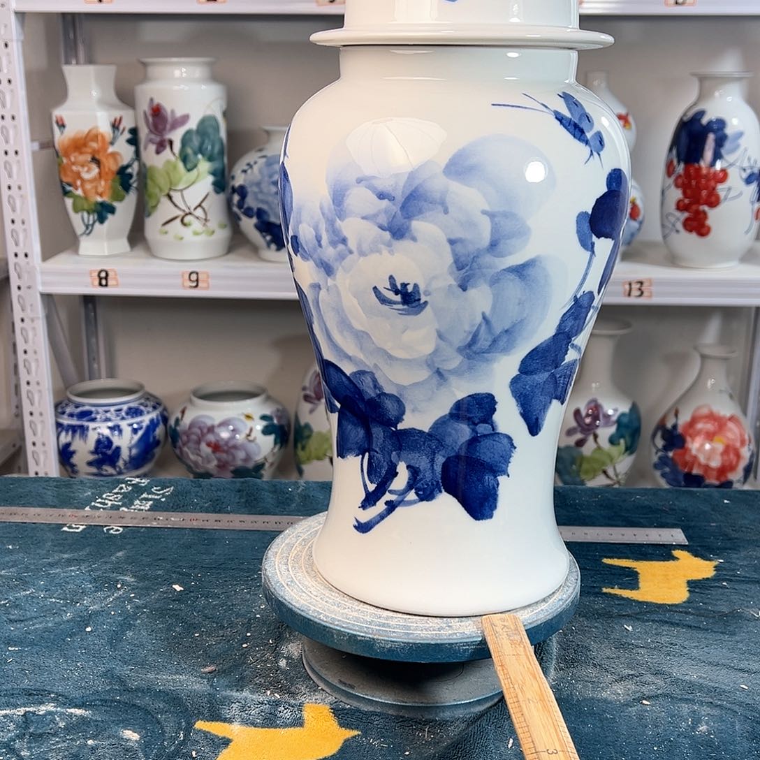 摆件景德镇陶瓷将青牡