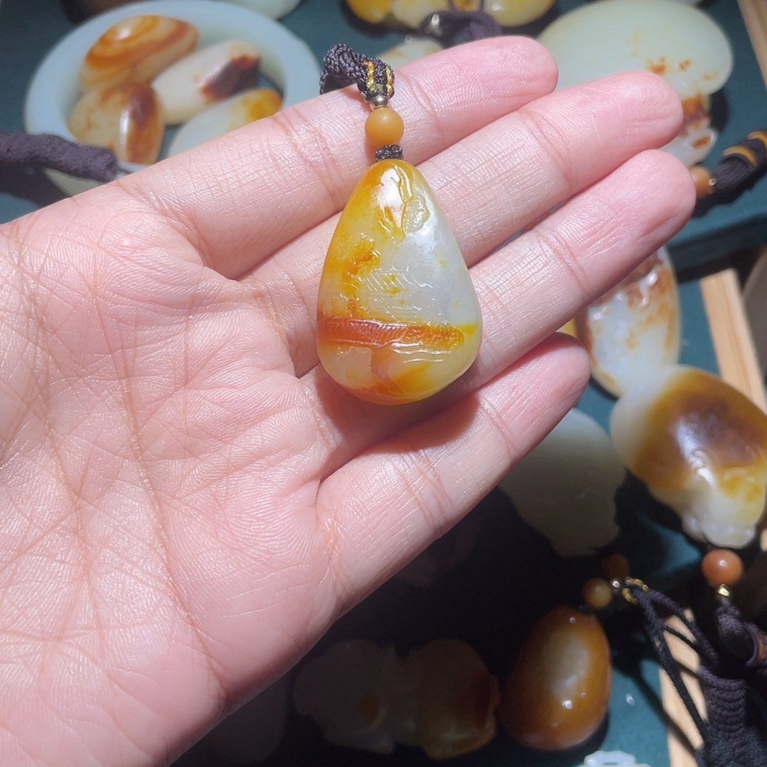 和田玉未镶嵌颈饰