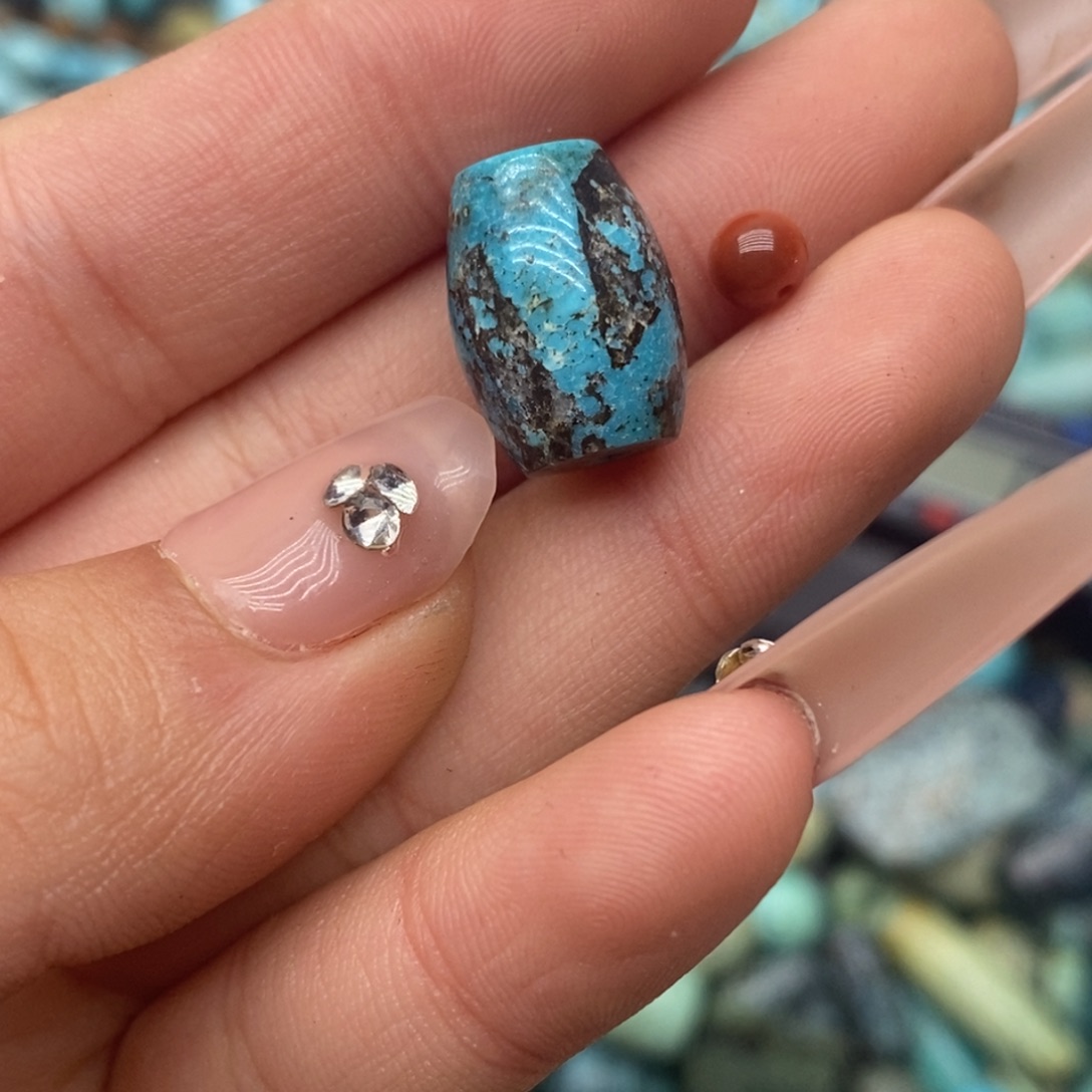 南红玛瑙未镶嵌珠宝奇石