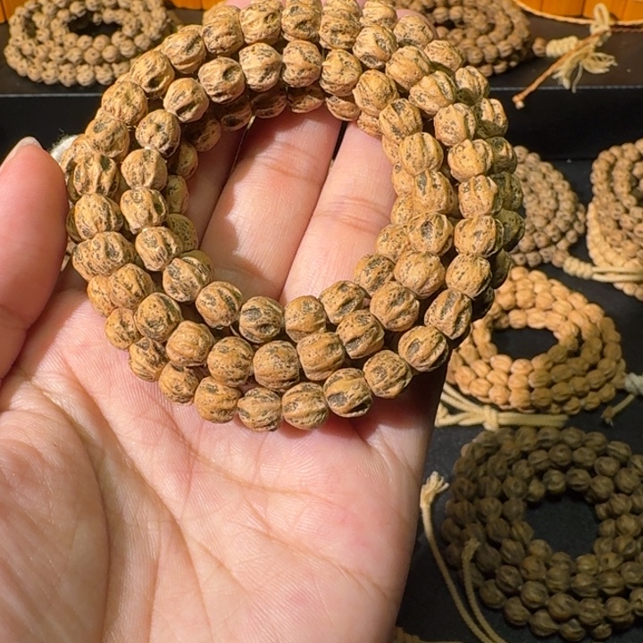 柏香籽/百香籽吊坠原桩黄油皮龙脊莲花