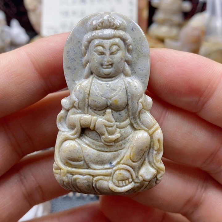 硅化珊瑚（珊瑚玉）颈饰未镶嵌