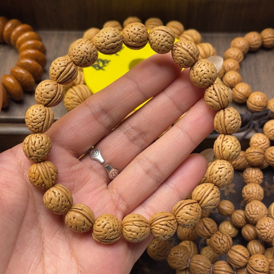 桃核手串月****?野生小黄桃