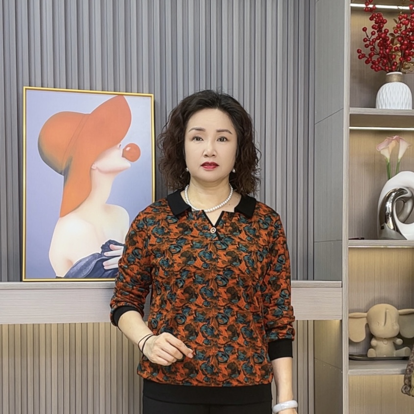 薄款常规翻领休闲风中老年女装印花长袖小衫秋季碎花妈妈装上衣