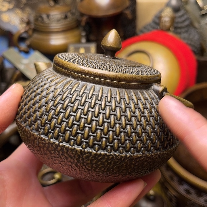 精美铜器批发档口