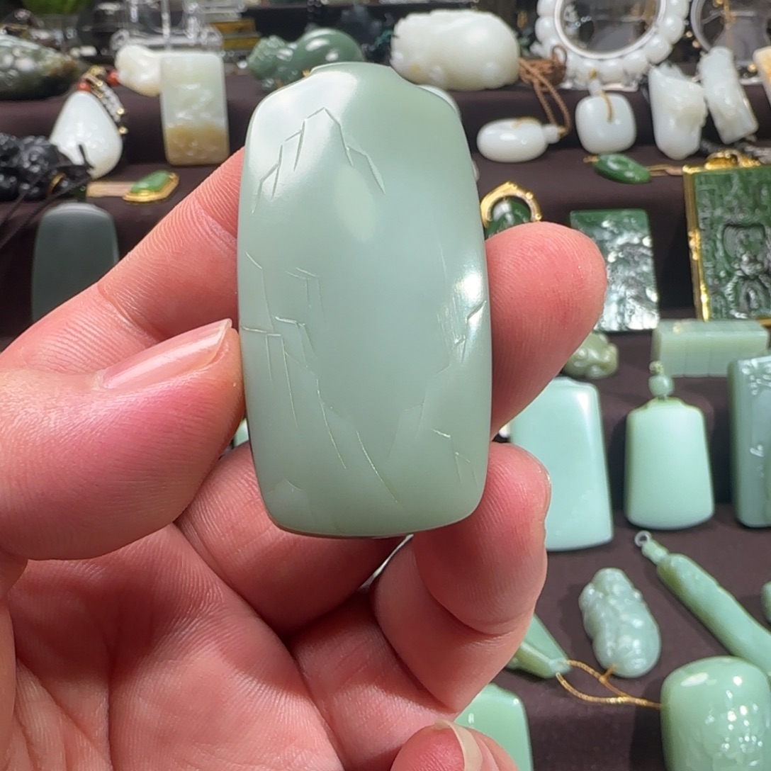 和田玉未镶嵌颈饰