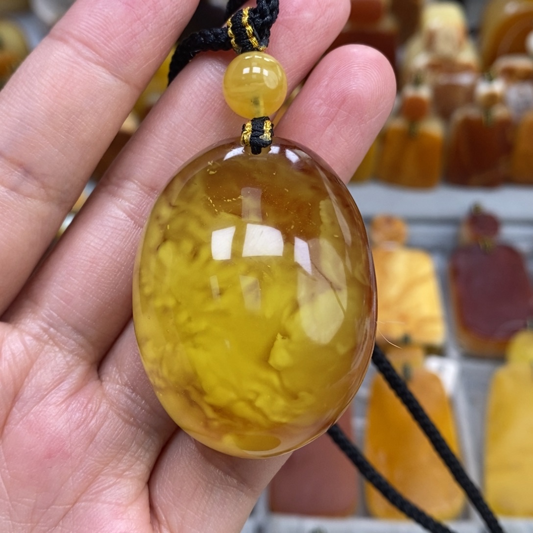 蜜蜡未镶嵌珠宝奇石