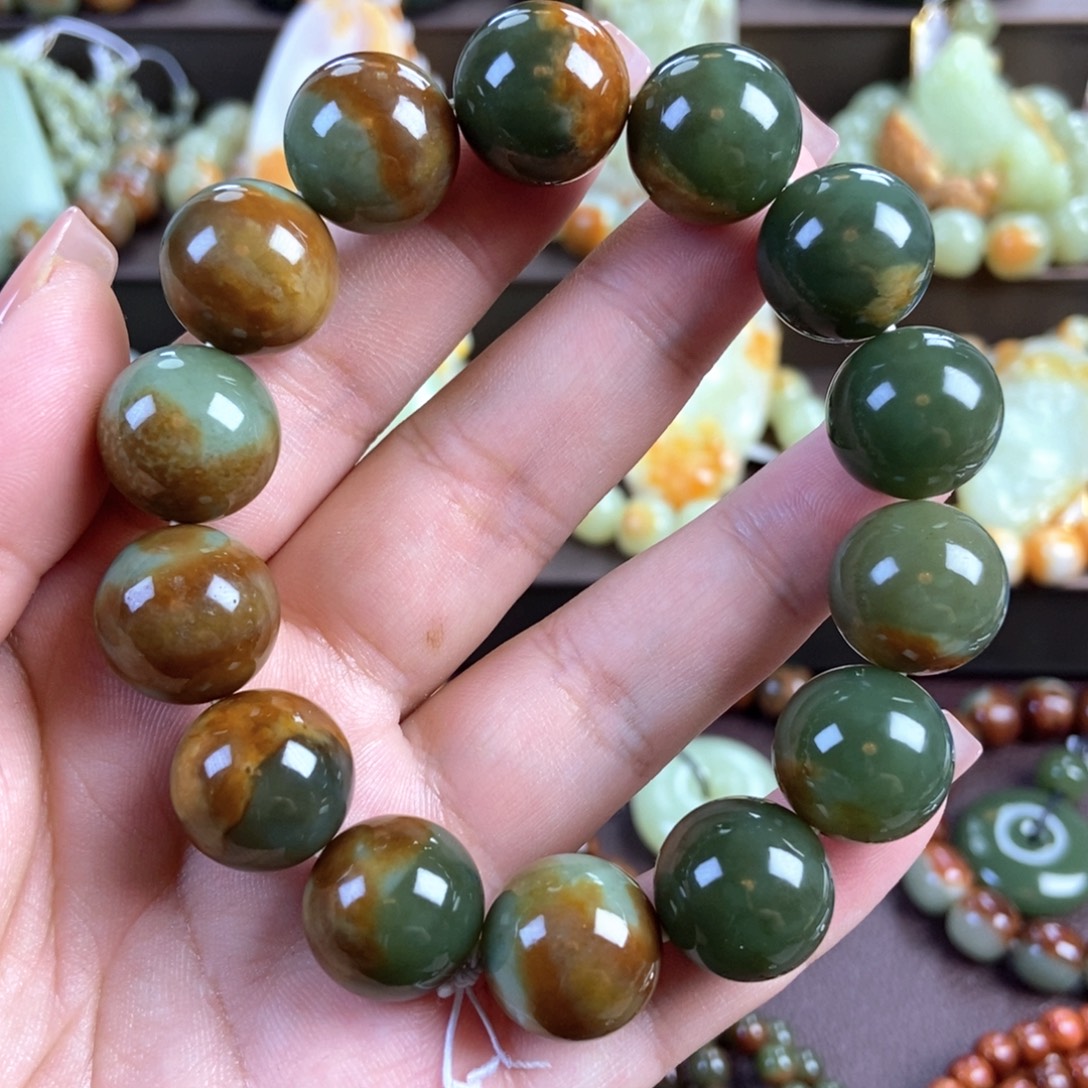 透闪石质玉未镶嵌手串