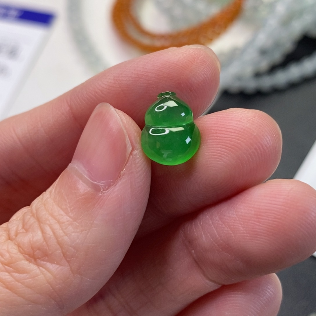 翡翠颈饰未镶嵌翡翠裸石