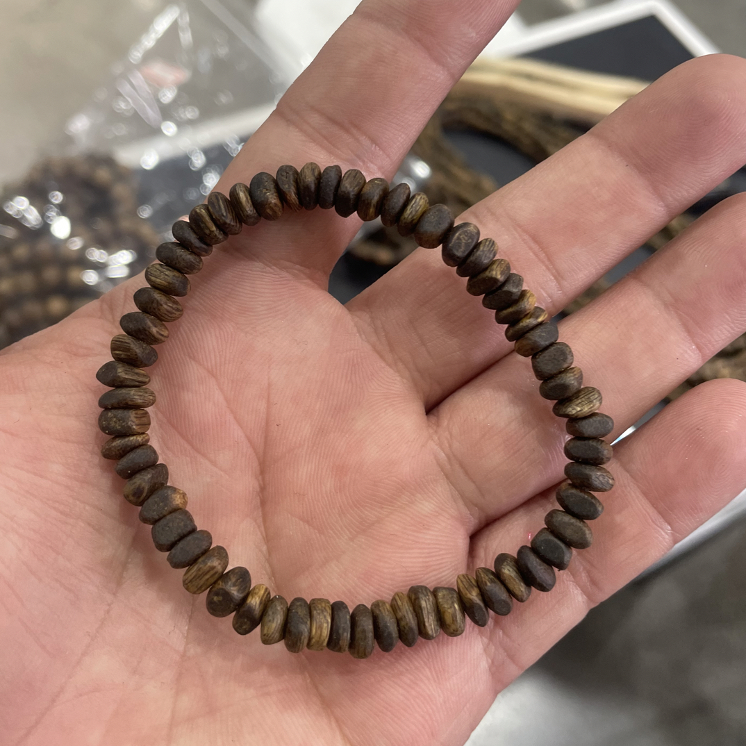 沉香沉香随形单圈手串