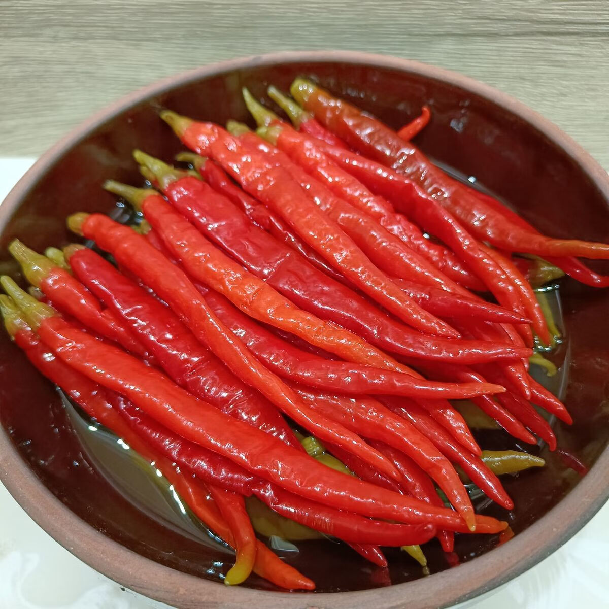地道泡椒传统土坛泡制脆嫩爽口配粥炒菜下饭泡菜