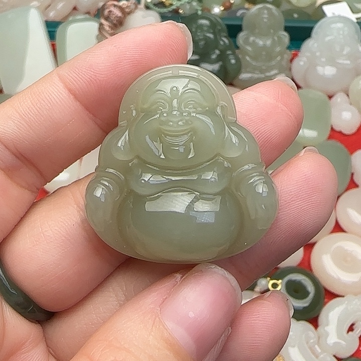 和田玉颈饰未镶嵌草**丁