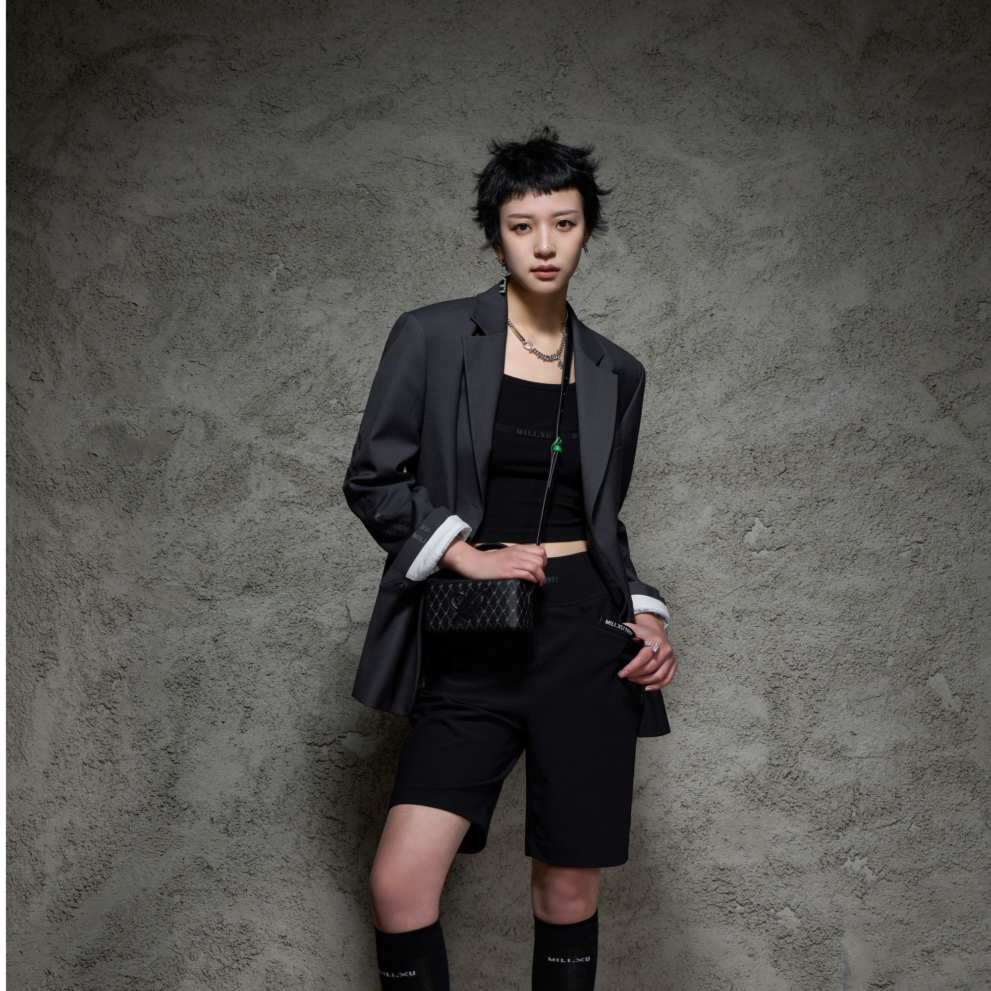 U/TI【MILIXU系列】深灰色翻遍袖口设计感时尚通勤职场风西装外套