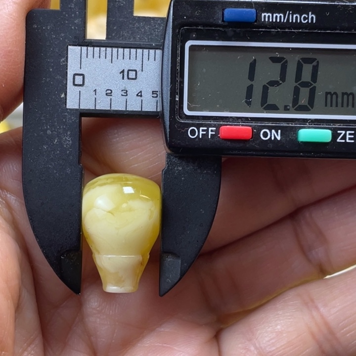 蜜蜡未镶嵌裸石12杂