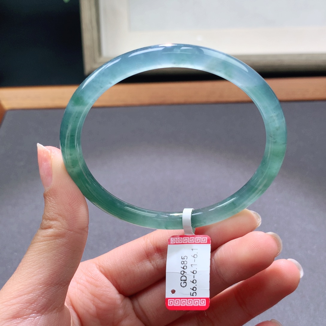 翡翠手镯未镶嵌天然翡翠手镯叮当镯