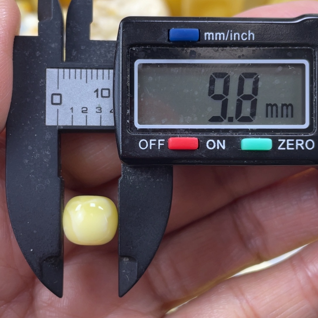 蜜蜡未镶嵌裸石66杂