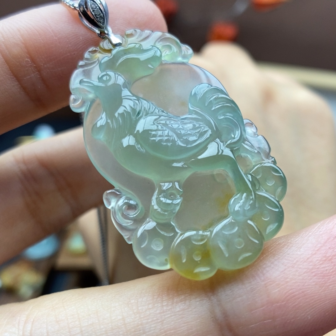 【闪购商品】颈饰18K金镶嵌翡翠73