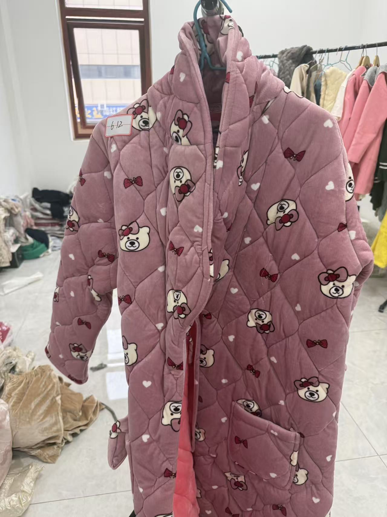 睡袍冬日暖气房贴身保暖轻薄微瑕疵