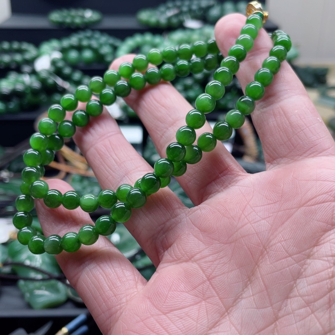 和田玉（碧玉）未镶嵌颈饰