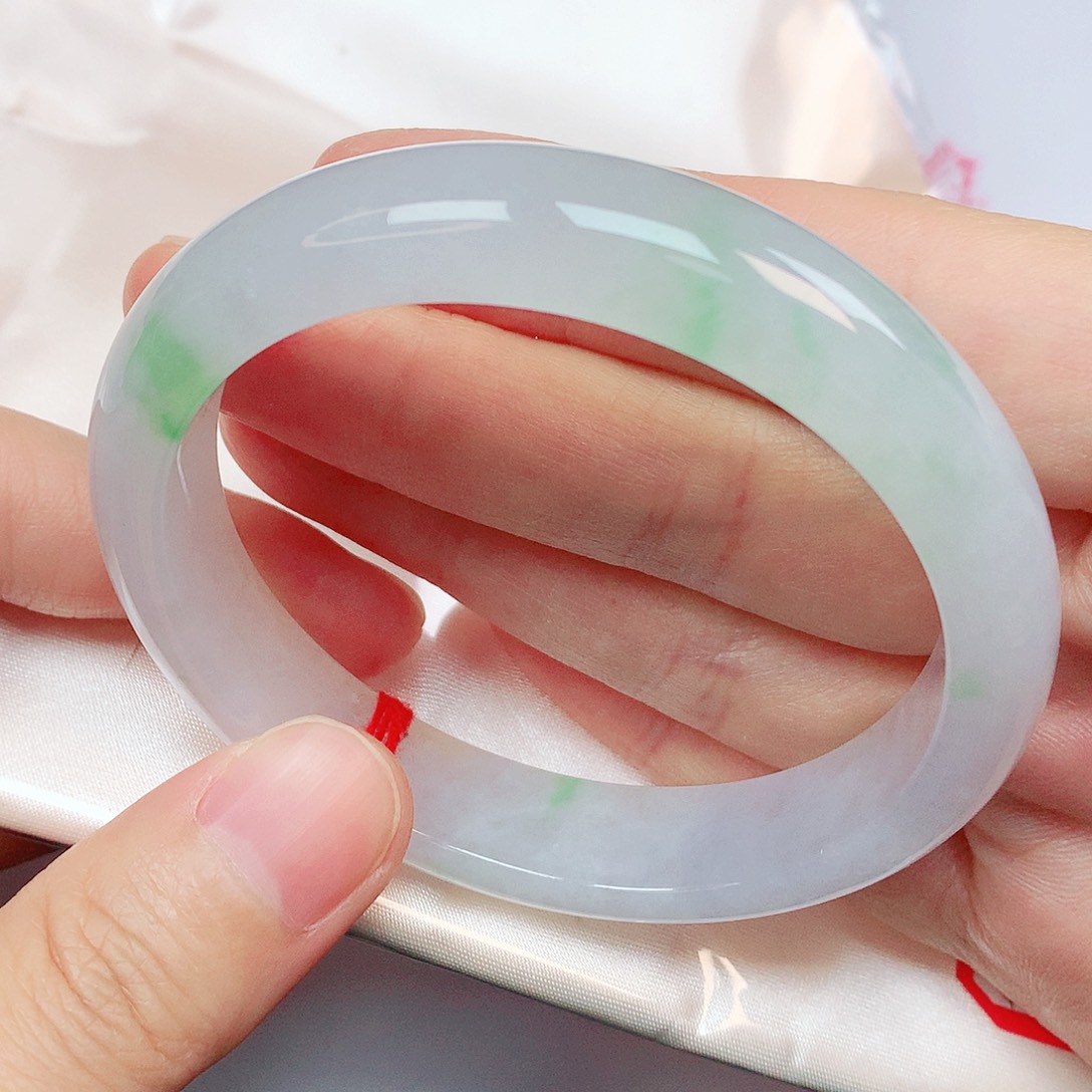 翡翠未镶嵌手镯抖音900