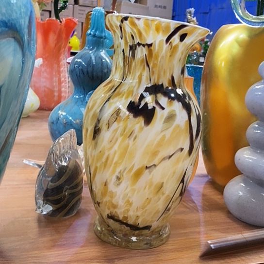 琉璃花瓶高26厘米口径8厘米