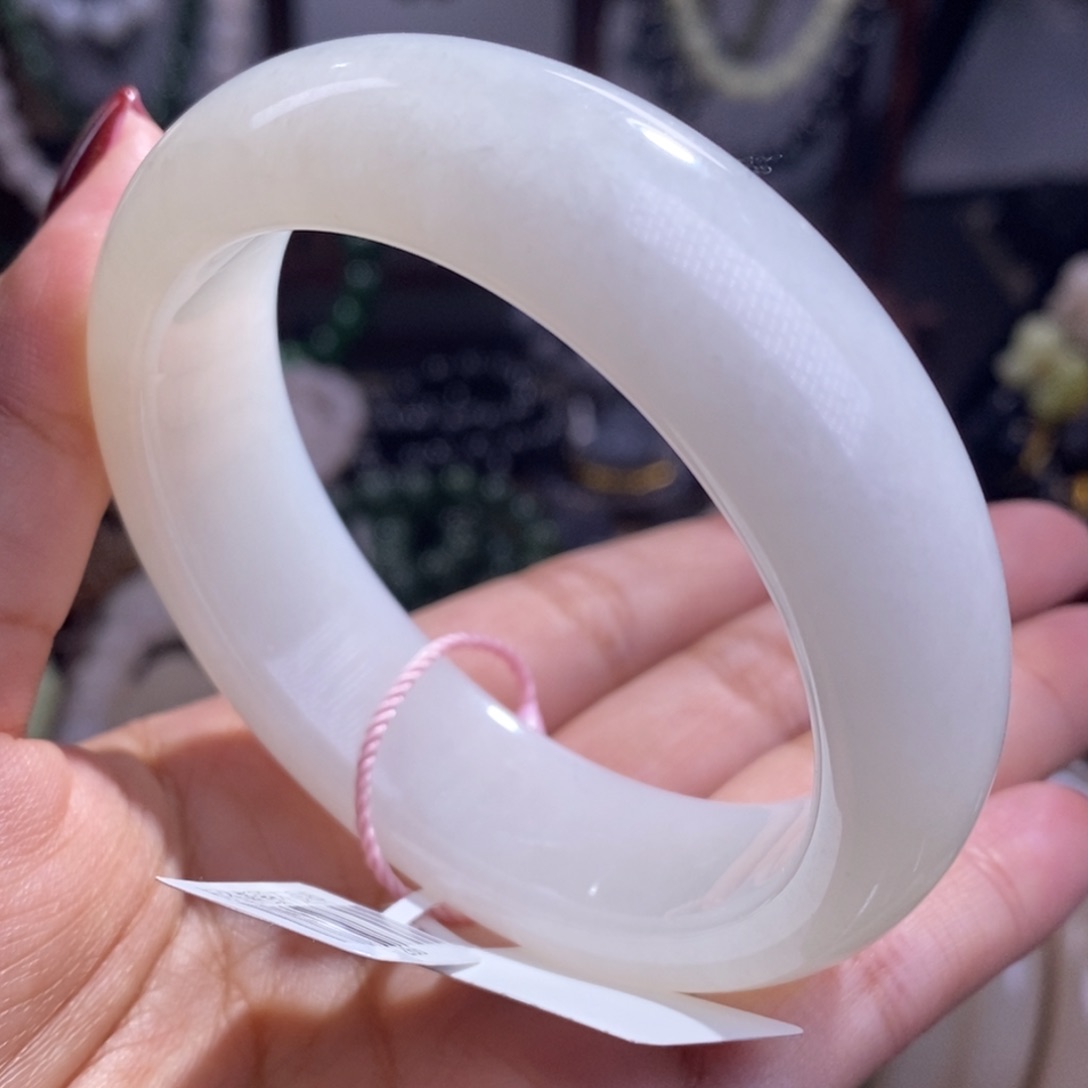 和田玉清货价新疆羊脂白玉宽版手镯56.2未镶嵌