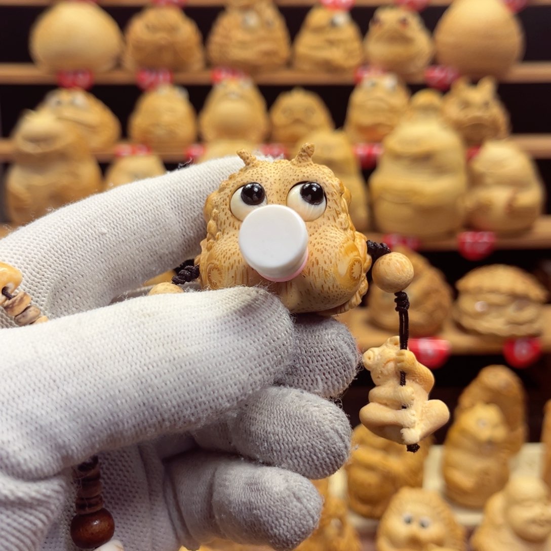 竹竹根雕金蟾手把件