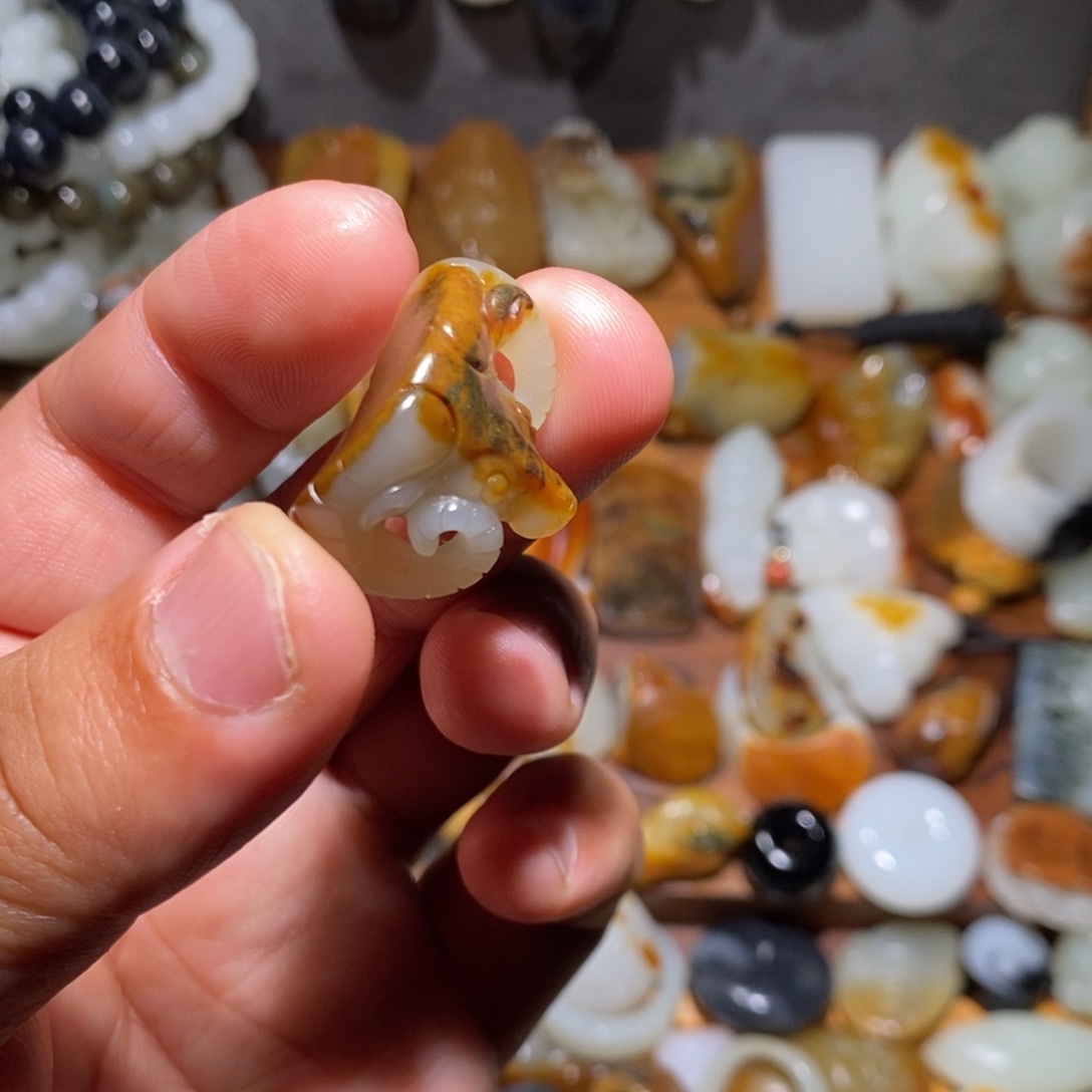 和田玉颈饰未镶嵌