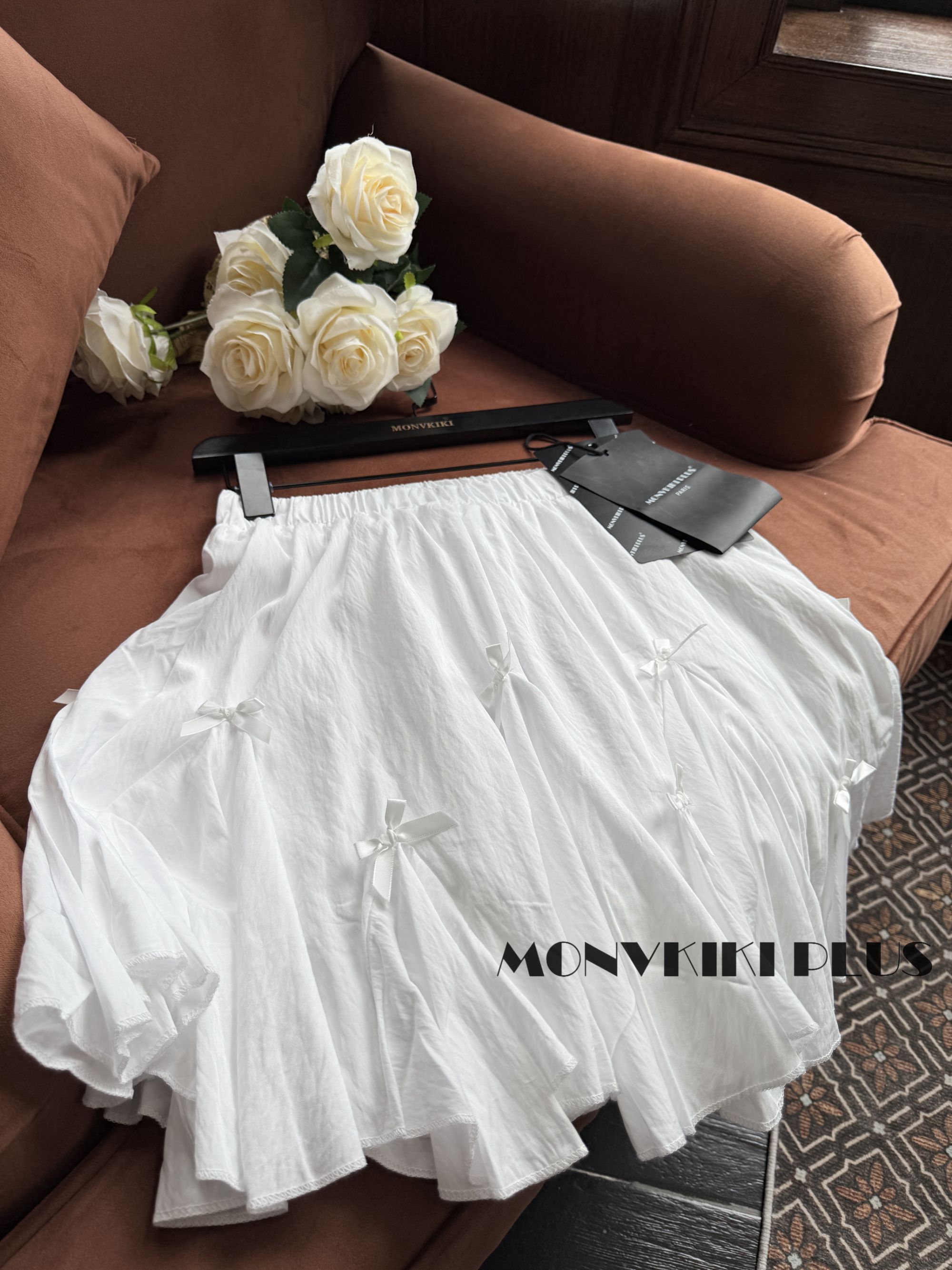 MoNvKiKiPlus5【翩翩起舞】蝴蝶结芭蕾风半身裙白色通勤显瘦H011