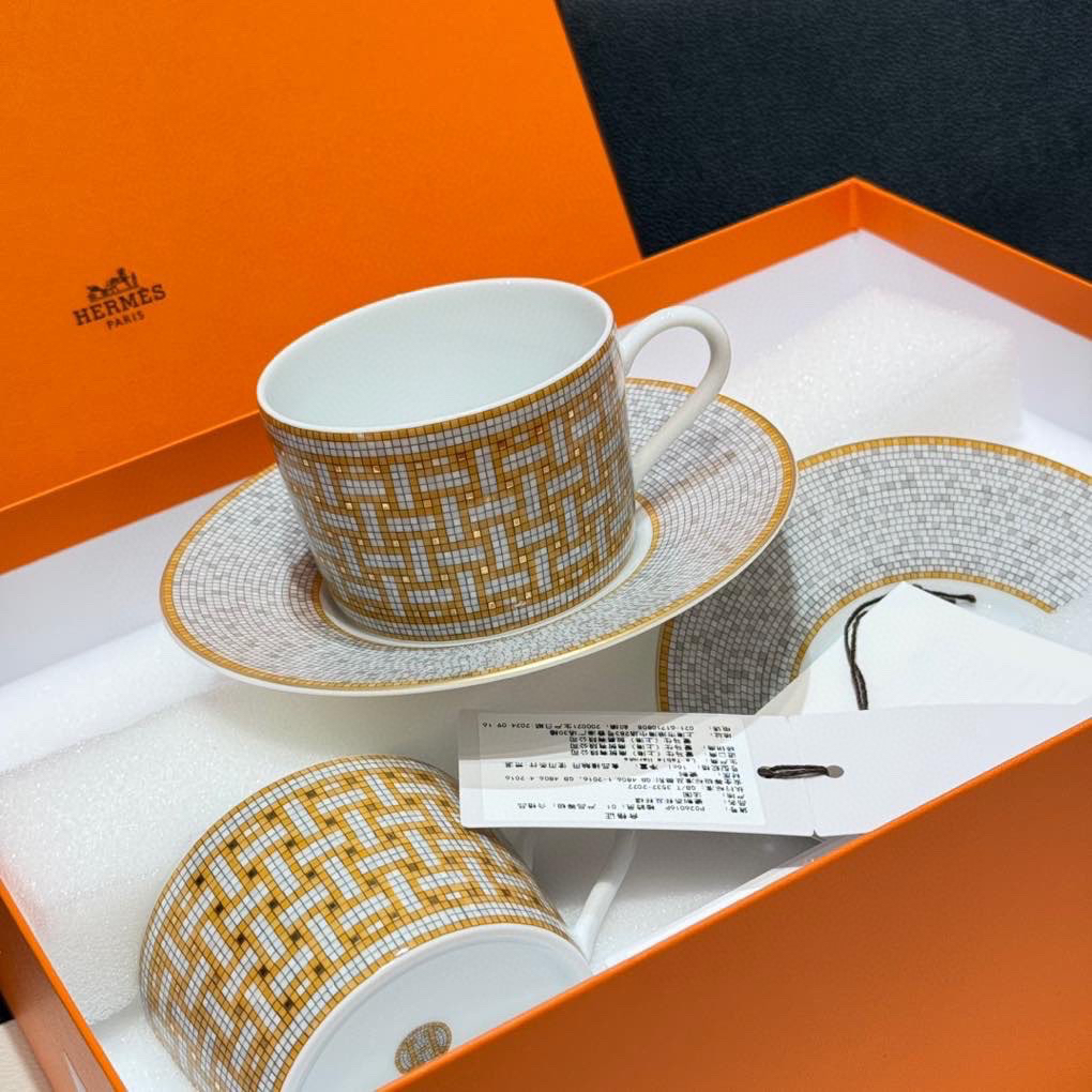 未使用 Hermes/爱马仕 餐具 金色马赛克咖啡杯碟套装 