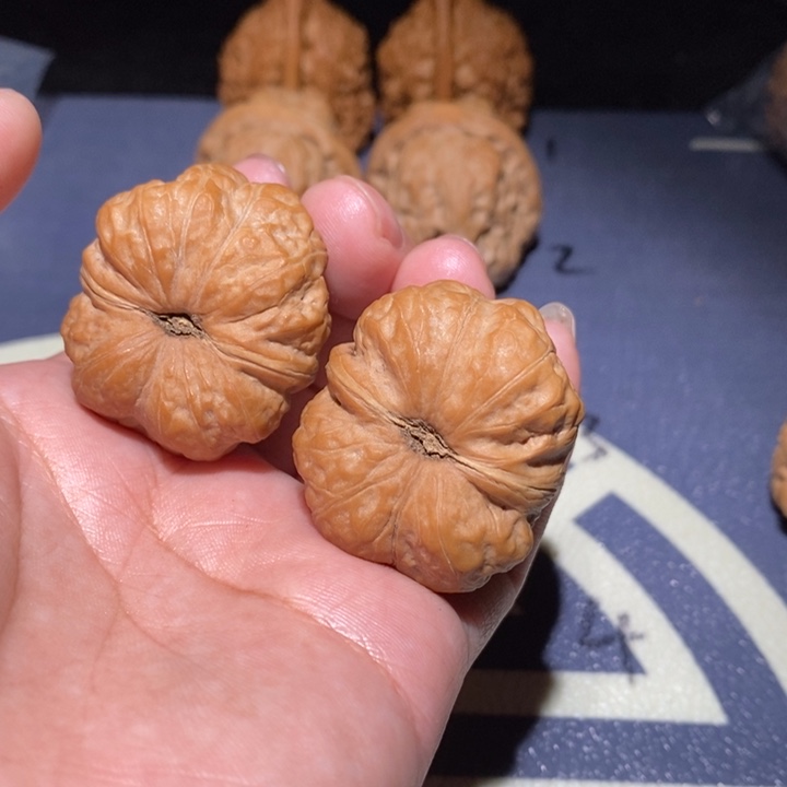 L***n吊坠文玩核桃玉蝉