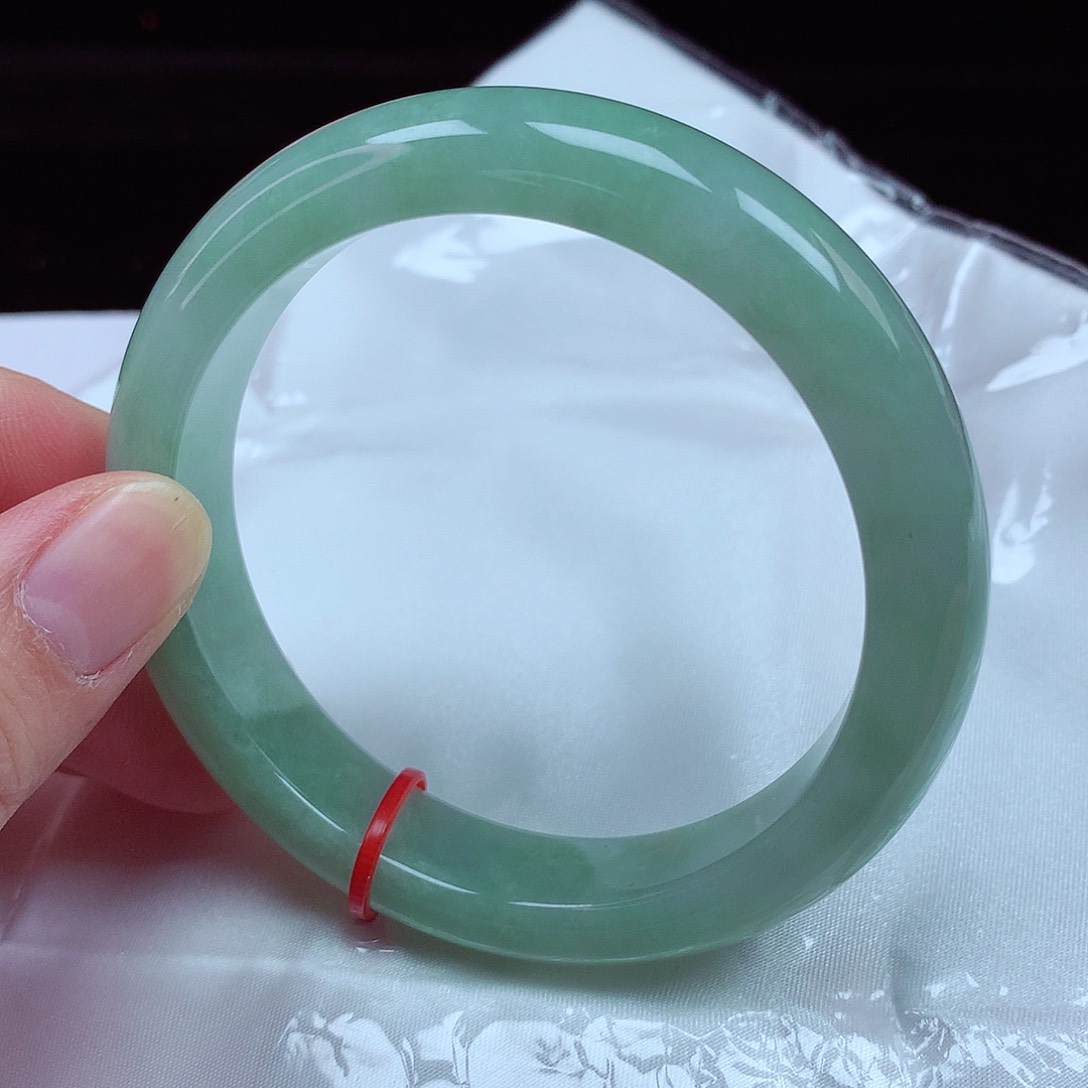 翡翠手镯未镶嵌60-61圈