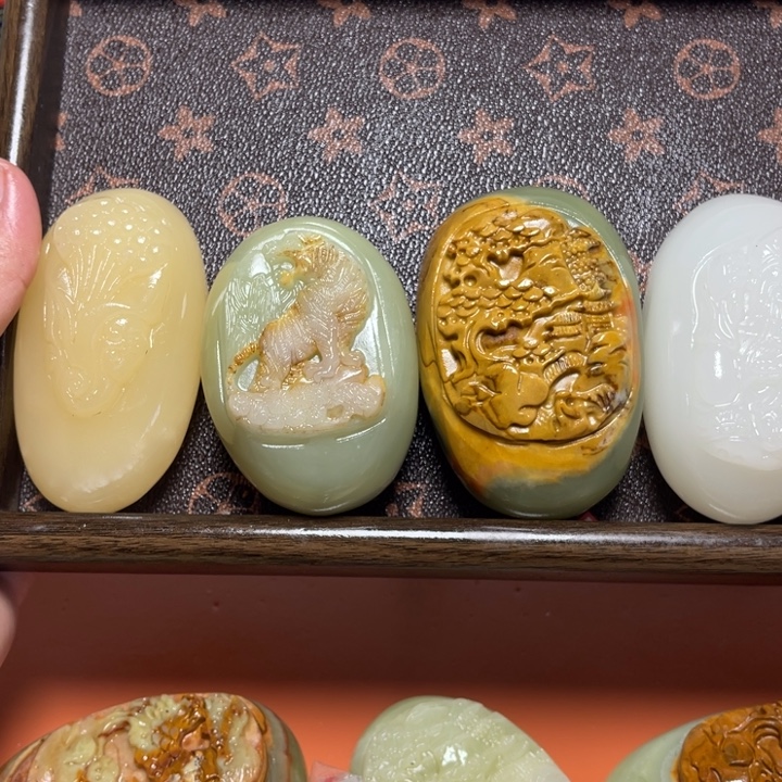 静***乐石材天然方解石手把件不退换