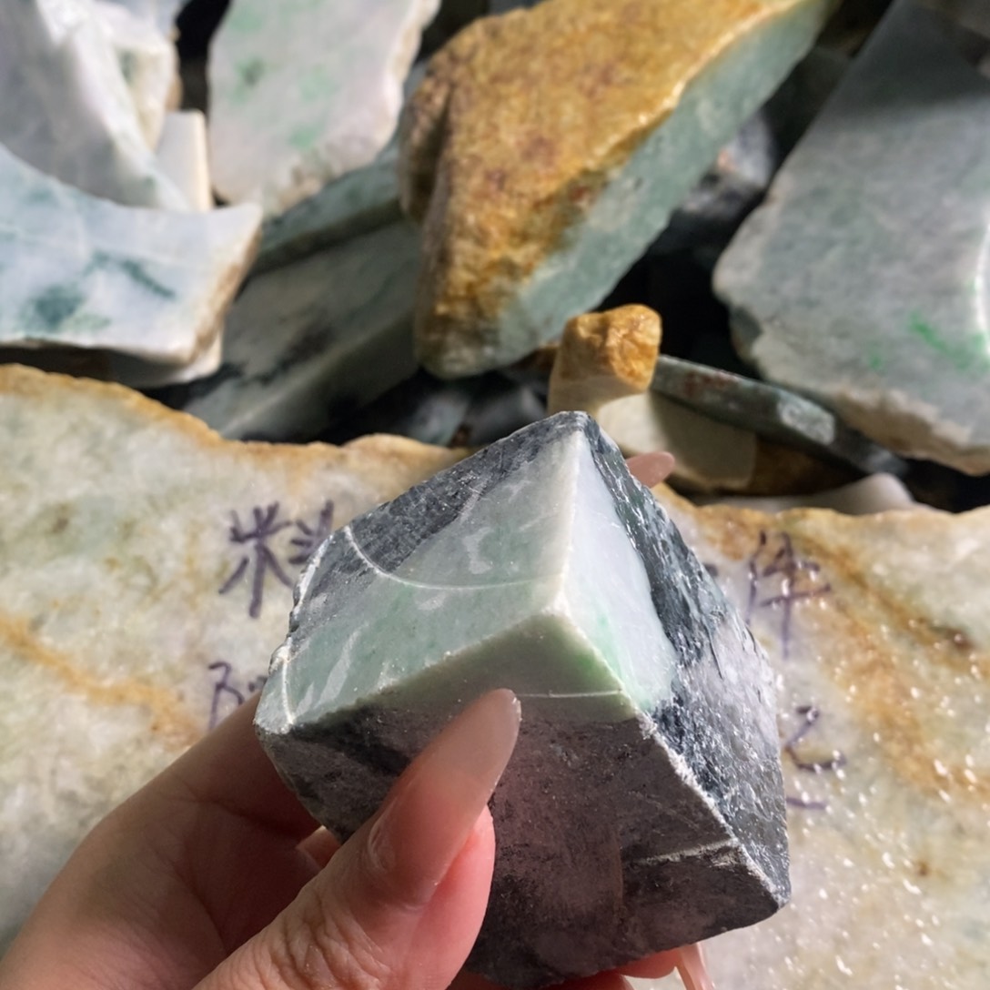 颈饰未镶嵌翡翠天然翡翠