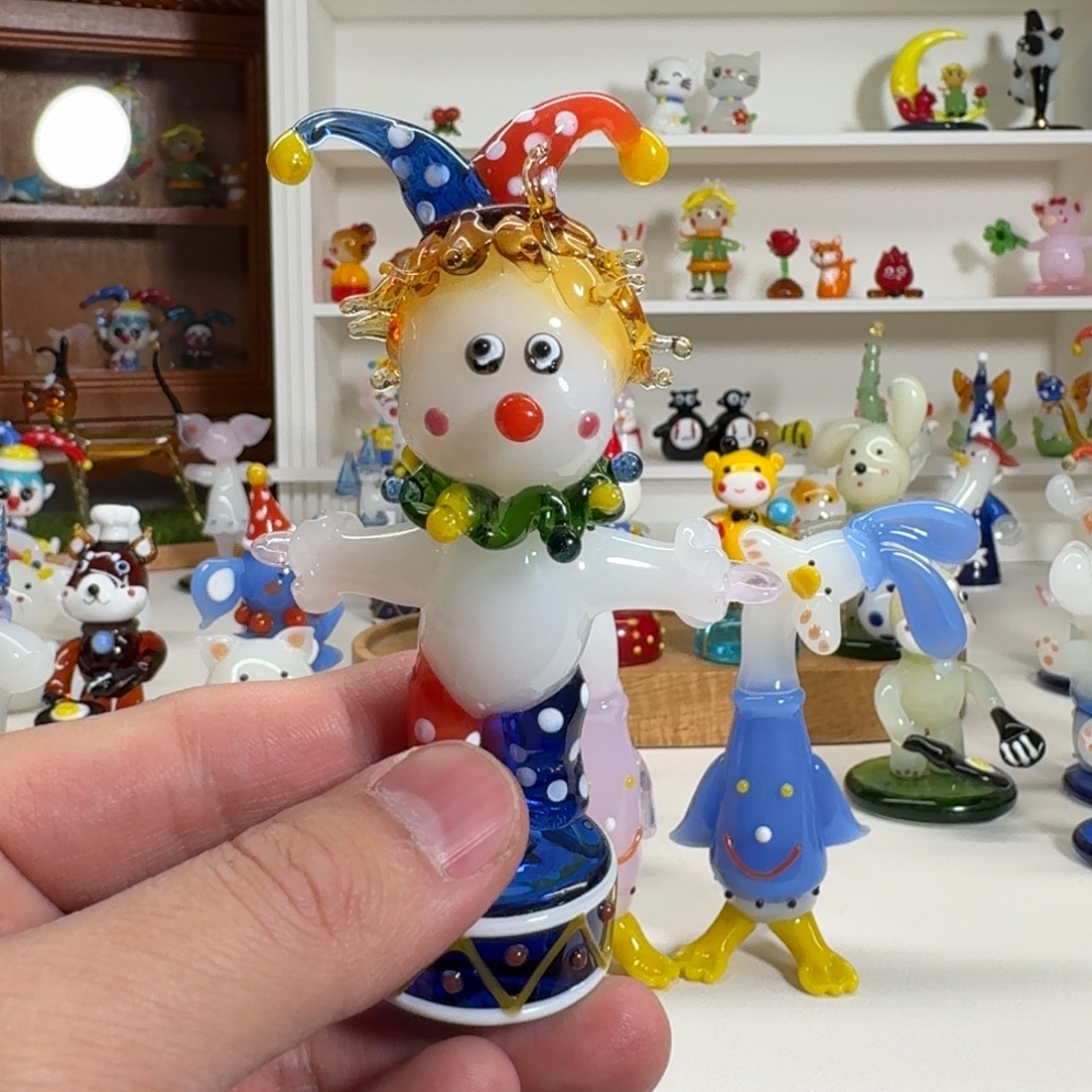 笑***。琉璃手工艺品小丑