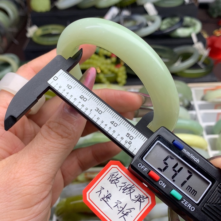 蛇纹石玉手镯未镶嵌558