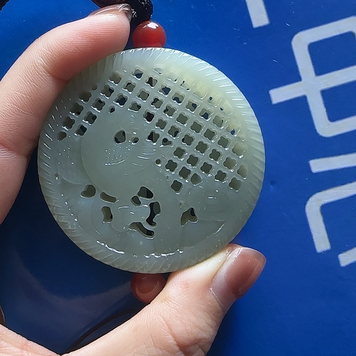 飞***和田玉未镶嵌挂件