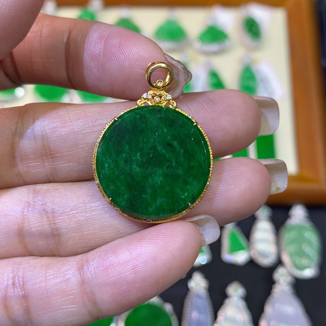 翡翠吊坠(不含链)18K金镶嵌吊坠