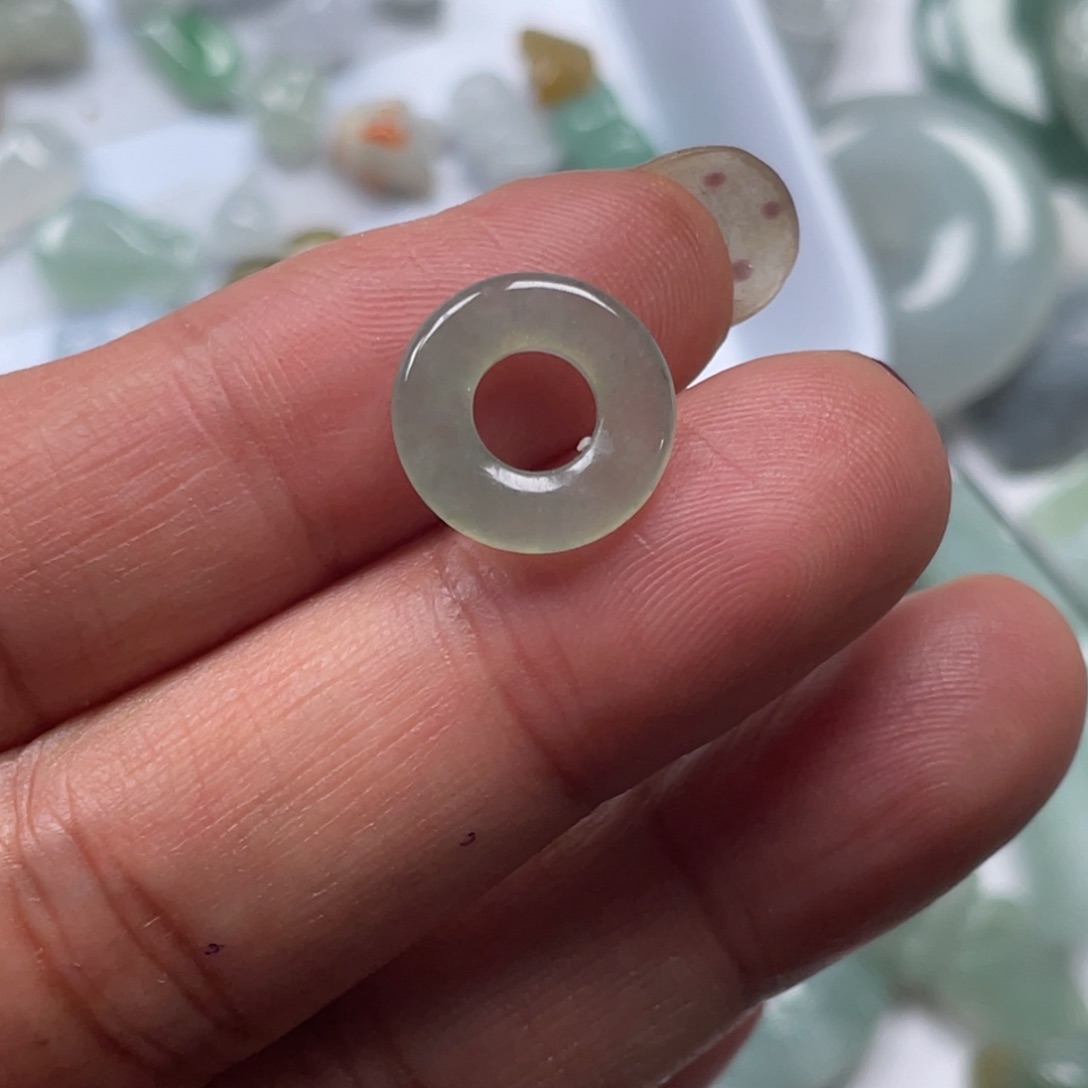 翡翠颈饰未镶嵌67867867