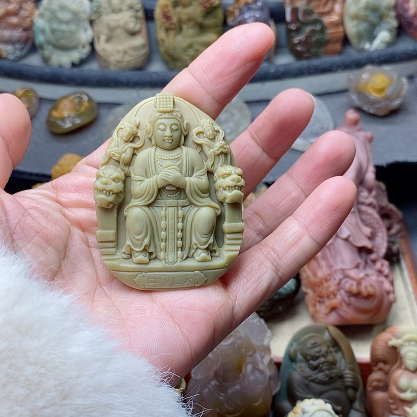 【闪购商品】定制石英质玉吊坠未镶嵌