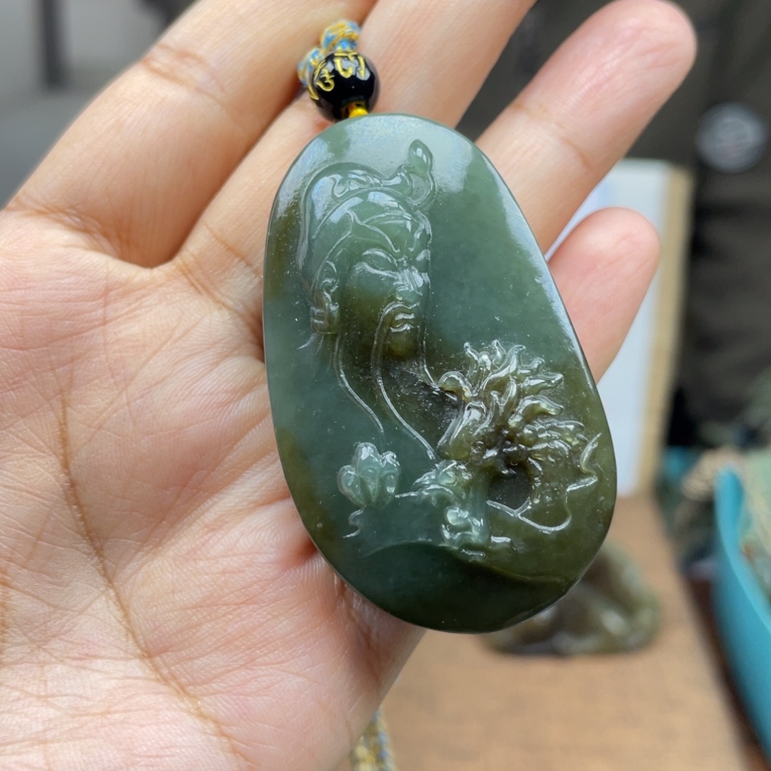 和田玉未镶嵌颈饰