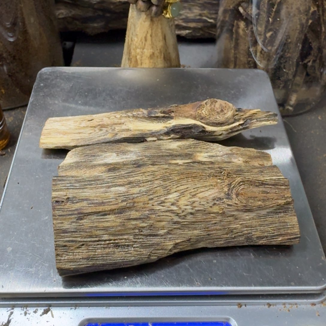 吉***饰沉香碎屑沉香块料