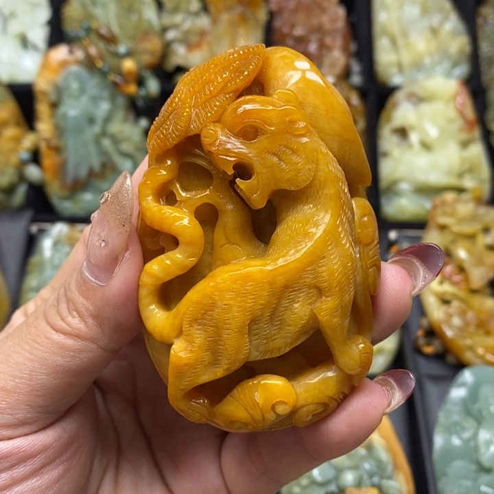 蛇纹石玉吊坠未镶嵌