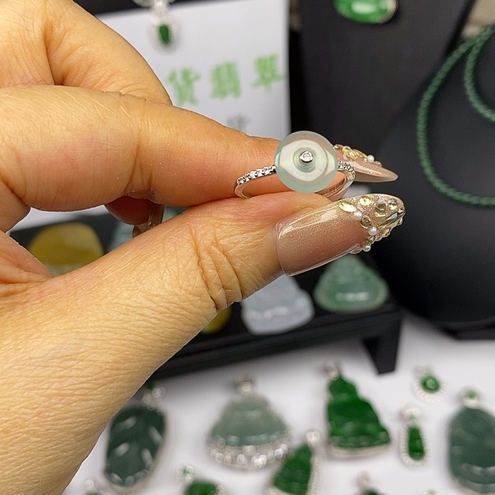 翡翠未镶嵌耳饰翡翠未镶嵌戒指