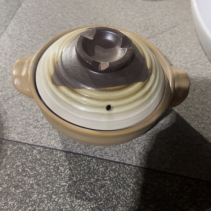 瓷片陶瓷盘子碗啥都有