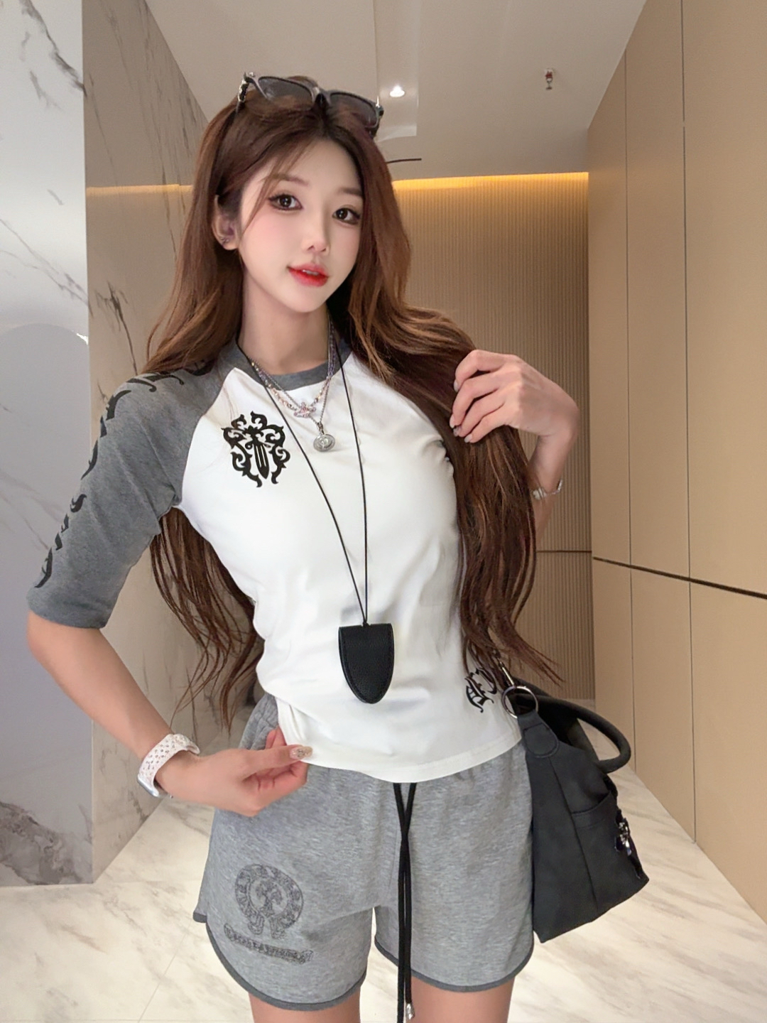 李馨儿【烟雨山 】显瘦长袖洋气衣服女宽松女装T恤秋季打底小众