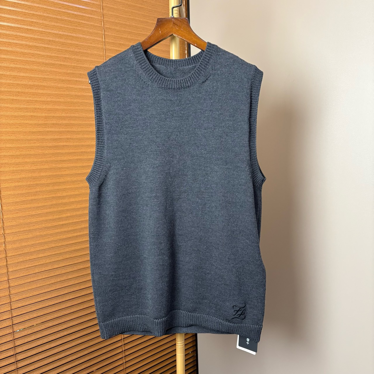 95新 FENDI/芬迪 jp1230 刺绣双F针织马甲 46码 204904