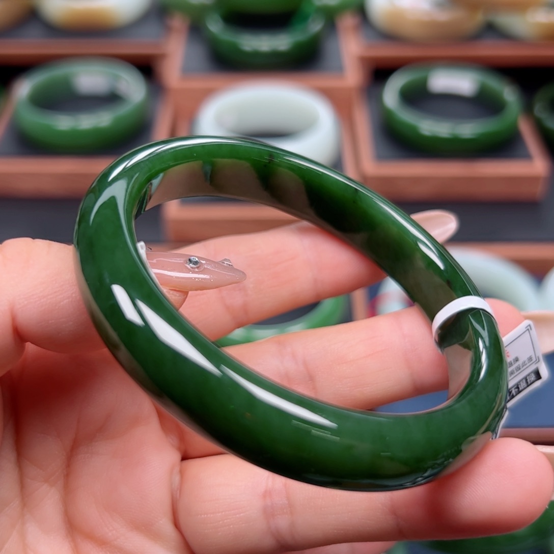 未镶嵌手镯和田玉（碧玉）6061圈口